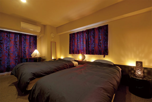 高級旅館の様な和モダンな寝室